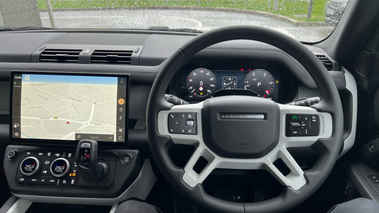 Land Rover Defender 3.0 D250 X-Dynamic SE 110 5dr Auto Diesel Estate